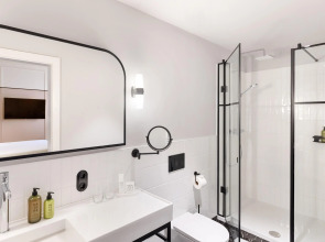 Hotel Astoria Vienna, Curio Collection by Hilton