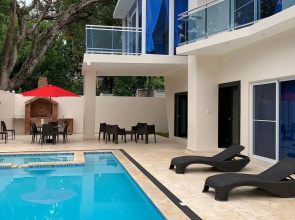 Luxurious Bright and Stylish, 7 Bedroom Villa