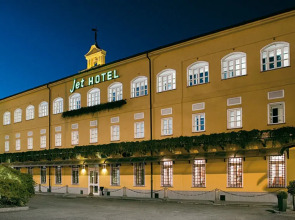Jet Hotel