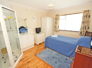 Dean Court Garden Parking by Brighton Holiday Lets