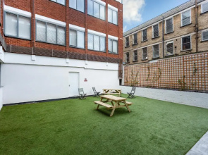 Stylish Modern City Centre Apartment