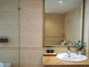 Alagon City Hotel & Spa