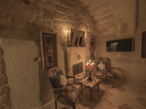 Elika Cave Suites & Spa