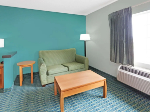 Comfort Inn & Suites Louisville Airport Fair&Expo