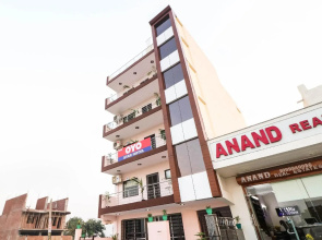 Akash Guest House by OYO Rooms