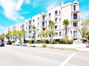 Luxury Suites - Heart of Beverly Hills