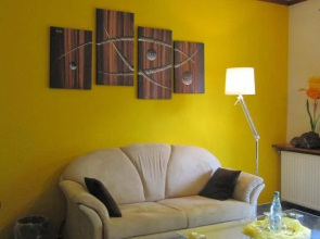 Rebekka mit Haus am Brhl