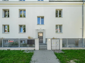 Studio With Outdoor Parking by Renters