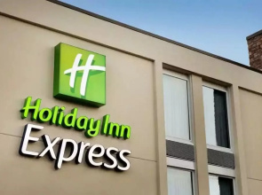Holiday Inn Express Williamsbrg Busch Gardens Area by IHG