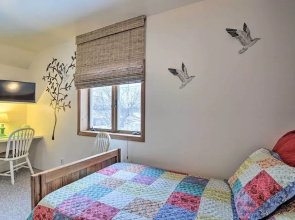 Hip Downtown Cottage - Walk to Beach, Pier, Dining