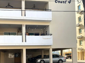 Dock Holiday Pool Apartment