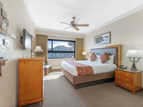 Enjoy the Ridge Tahoe Two-bedroom Lock-off for a Family of 6