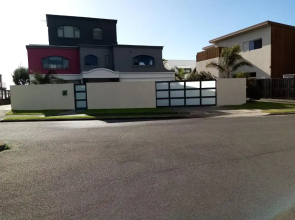 26a on Sunbrae private bathroom, FREE wifi