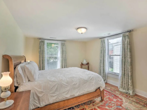 Charming Lambertville Retreat - 1 Mi to River!