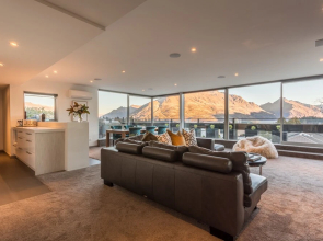 Penthouse on Hallenstein by Touch of Spice