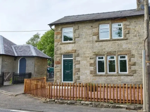 Host Stay Percy Cottage