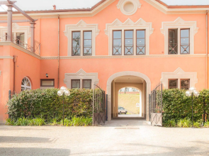 Casa Vera in Lucca with 2 Bedrooms And 2 Bathrooms