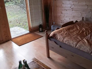 25qm ATRIUM Holz-Bungalow- NATUR PUR- NEUES MASSIVHOLZ BETT- Juni 2022- Objekt optimiert!