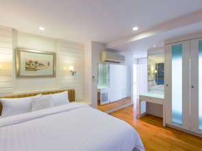 Baan LonSai Beachfront Condominium