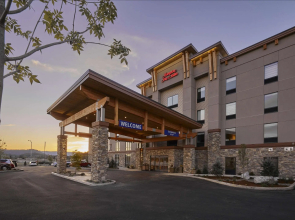 Hampton Inn & Suites Roseburg