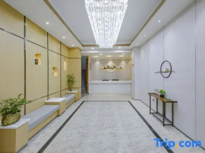 Yun Bo Light Luxury Hotel