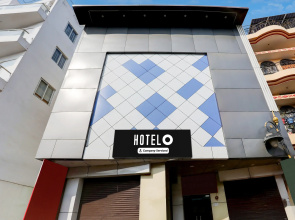 Super OYO Hotel O Sankat Mochan Gandhi Nagar