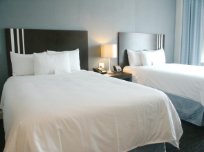 Wyndham Garden Long Island City Manhattan View Hotel