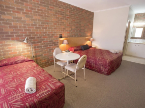 Country City Motor Inn