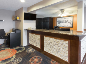 Super 8 by Wyndham Janesville