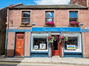 Unique 2 Bedroom Flat Kirrie Scotland