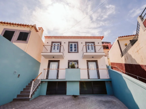 Casa das Andorinhas - 1 Bedroom Apartment Sleeps 4