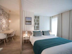 Almada Guesthouse