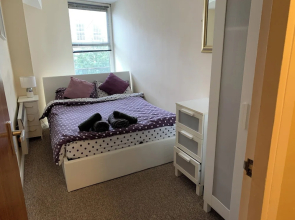 Perfect Location Near Beach, Shops and Restaurants