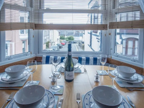 Starfish Apartment - 2 Bedroom Apartment - Tenby