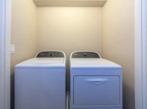 Townhome 10 Min To Disney With Hot Tub! 4 Bedroom Townhouse