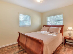 6 Mi to Anna Maria Island: Modern Bradenton Home