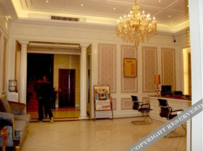 Xingyi Garden Hotel(兴义后花园酒店(桔山广场丰源市场店))