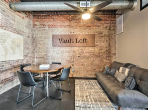 Sleek, Modern Loft in Downtown Springfield!