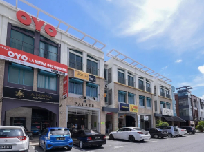 Lm Residence by OYO Rooms