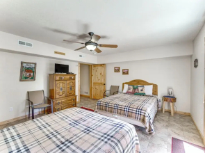 Angel Fire Apartment ~ 2 Mi to Resort!