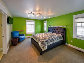 Bozeman - Beach Escape