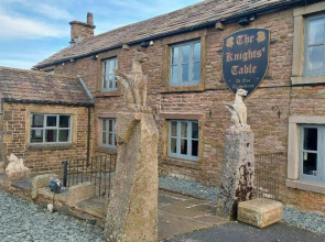 2 Bed Flat - Sleeps 3 - Parking - Wifi