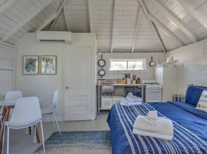 Bungalow 3 - 1br, Waterfront