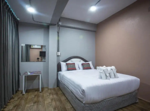 Baan Chang Hotel & Coffee House