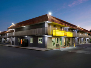 Days Inn by Wyndham Fresno South