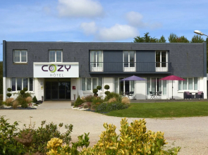 Cozy Hotel