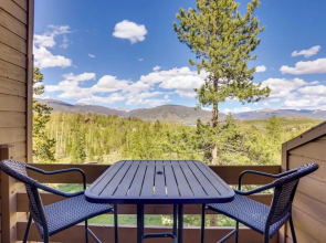 4 Mi to Marina: Family Townhome in Silverthorne!