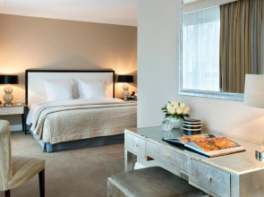 Warwick Champs-Elysées Paris