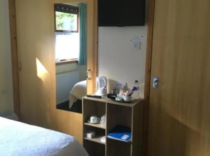 Deveron Lodge Guest House