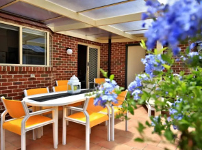 The Crescent - Pet Friendly - 1 Min To Beach